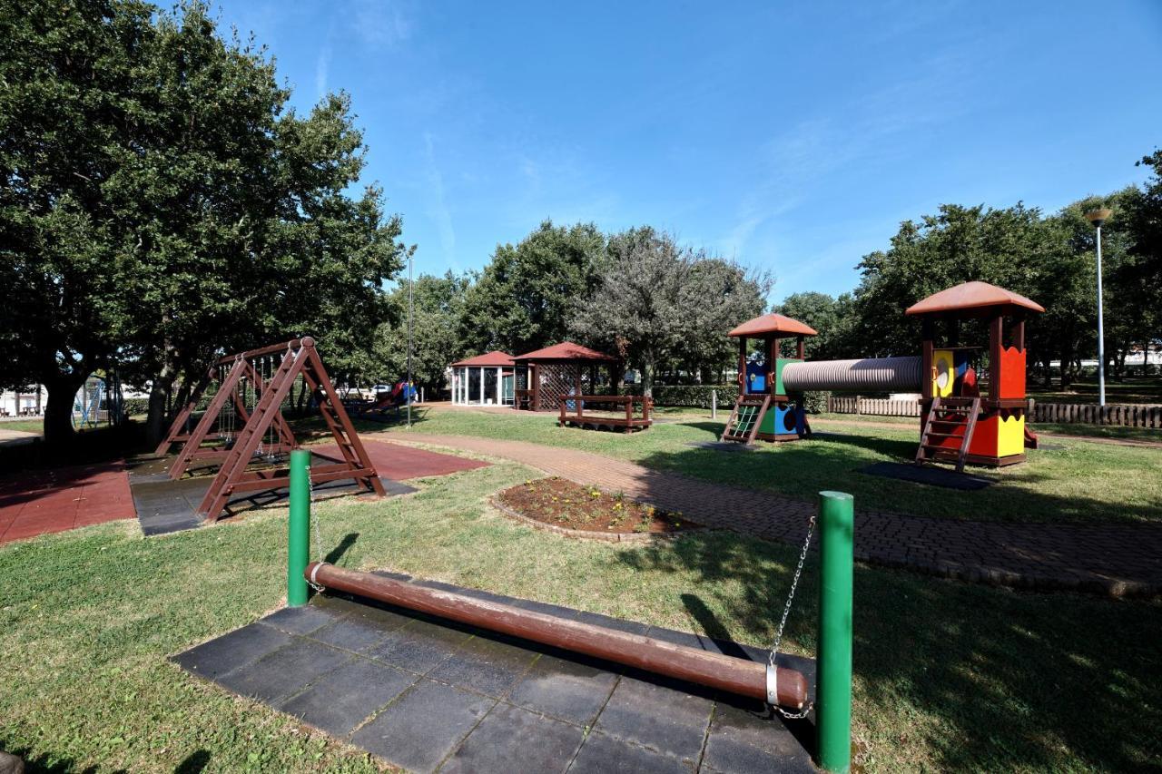Camping Ulika Mobile Homes - Naturist Cervar-Porat Ngoại thất bức ảnh