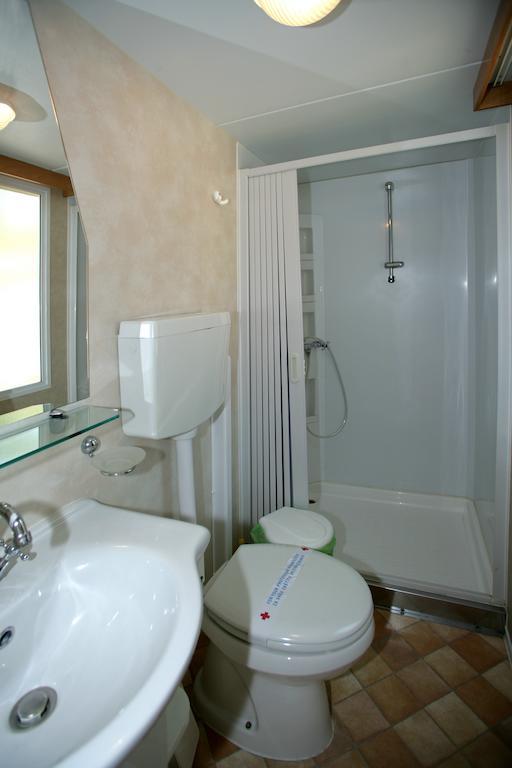 Camping Ulika Mobile Homes - Naturist Cervar-Porat Phòng bức ảnh